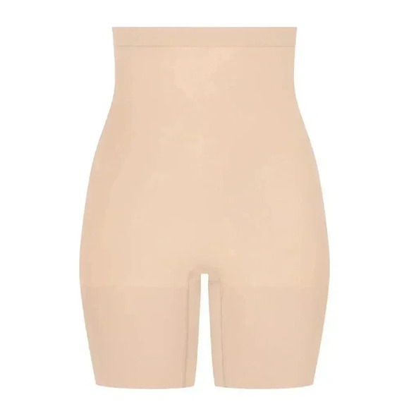 NWOT SPANX  Higher Power Short - S - Picture 4 of 7